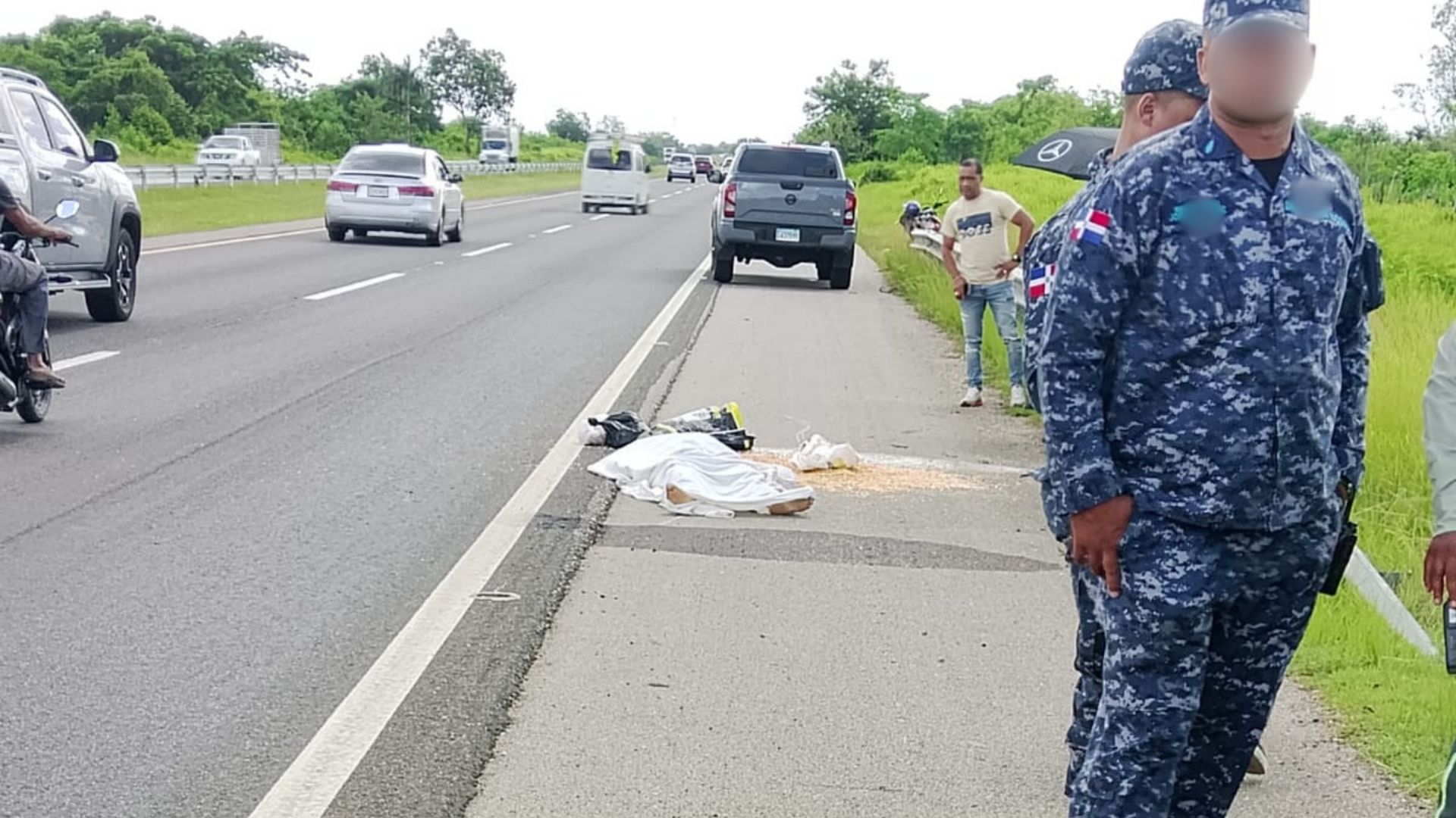 Mujer fallece tras ser atropellada en pasola en la Autovía del Este, en Higüey