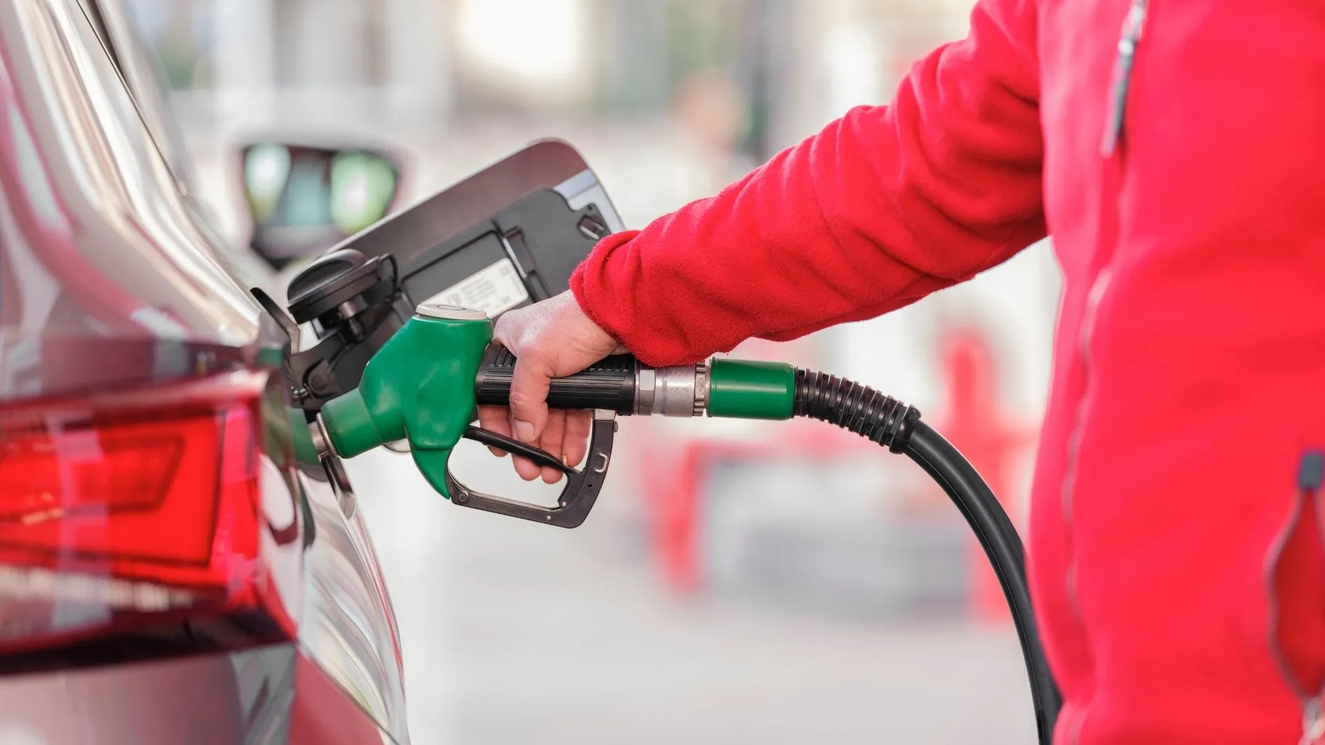 Gobierno dominicano aumenta precio de gasolina y gasoil: RD$3.00 más por galón en la semana del 15 al 21 de agosto