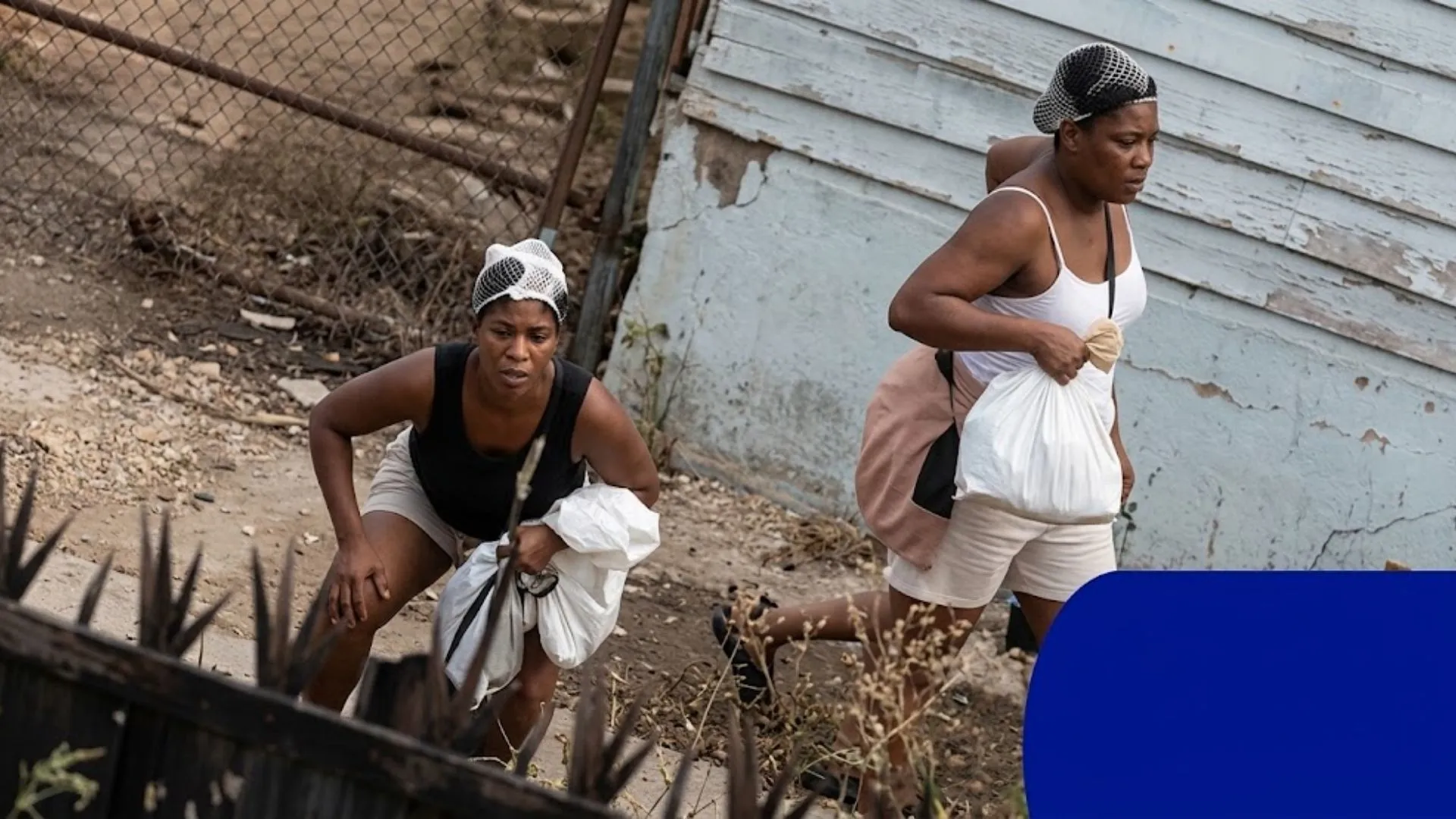Simulacro sísmico genera confusión: dos ciudadanas haitianas evacúan el lugar creyendo que era un sismo real