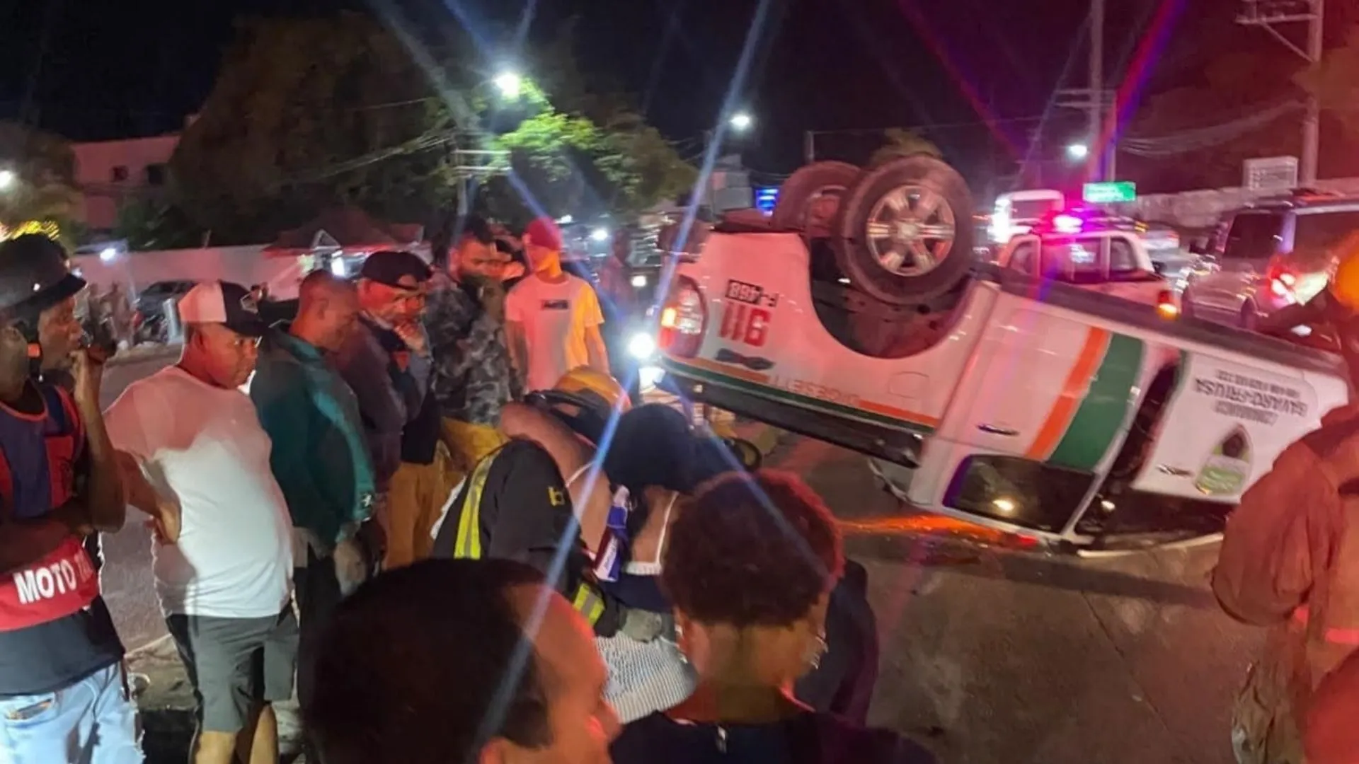 Accidente en Friusa deja camioneta de la DIGESETT volcada; cuatro personas resultan ilesas