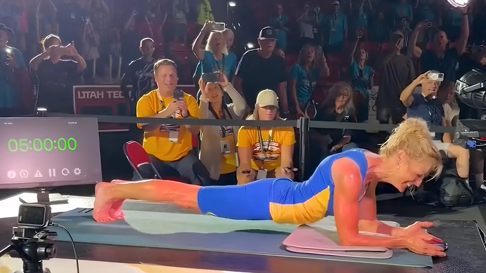 Donna Jean Wilde rompe su propio récord mundial al mantener la plancha por más de cinco horas