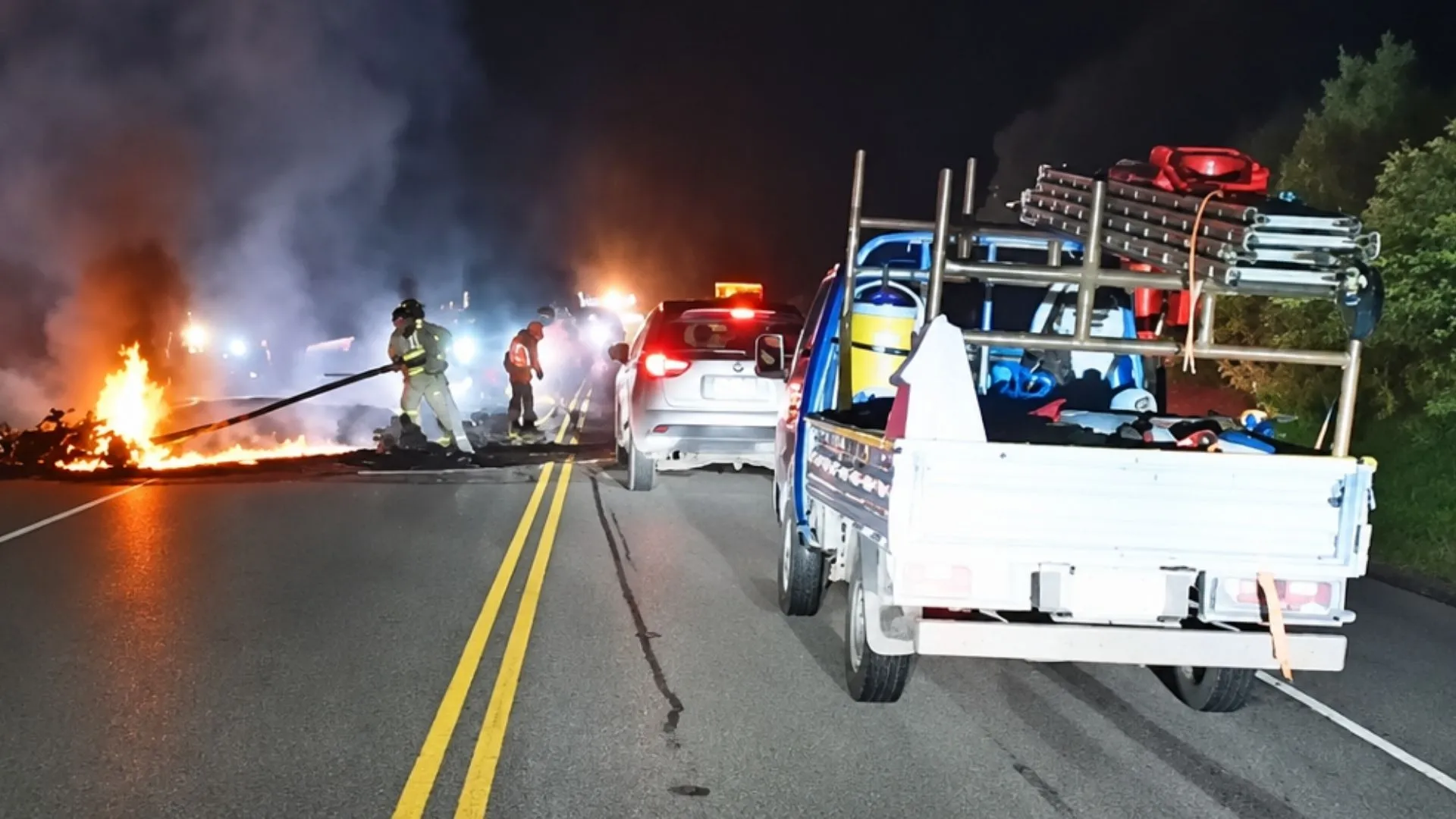 Protesta en Nisibón por falta de luz: comunidad bloquea carretera Higüey-Miches